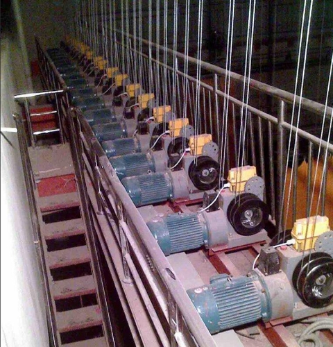 上一个: 下一个: 产品详情 多层缠绕吊杆机(双出轴电机),是舞台上